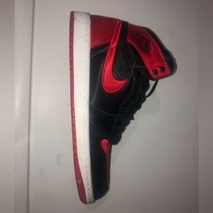 Jordan retro 1 high satin red and black